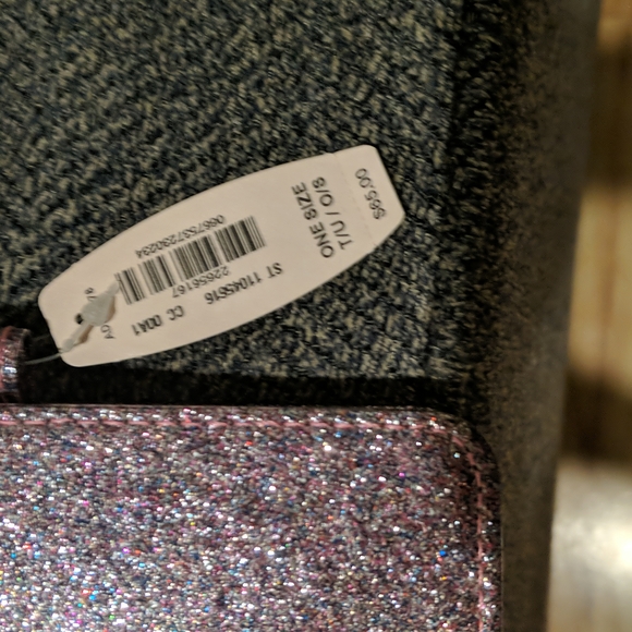 Sparkling Victoria's Secret magnetic journal - Picture 4 of 8